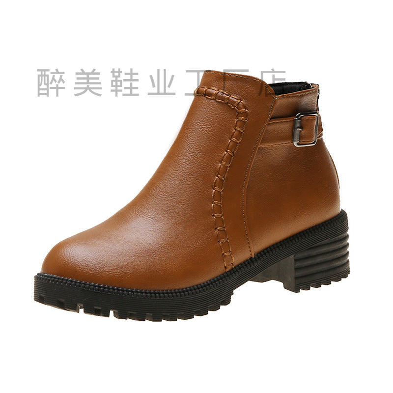 Damen Kurzschaft-Ankleboots mit Ziernaht, robuster Lug‑Sohle und verstellbarem Schnallenriemen Drune