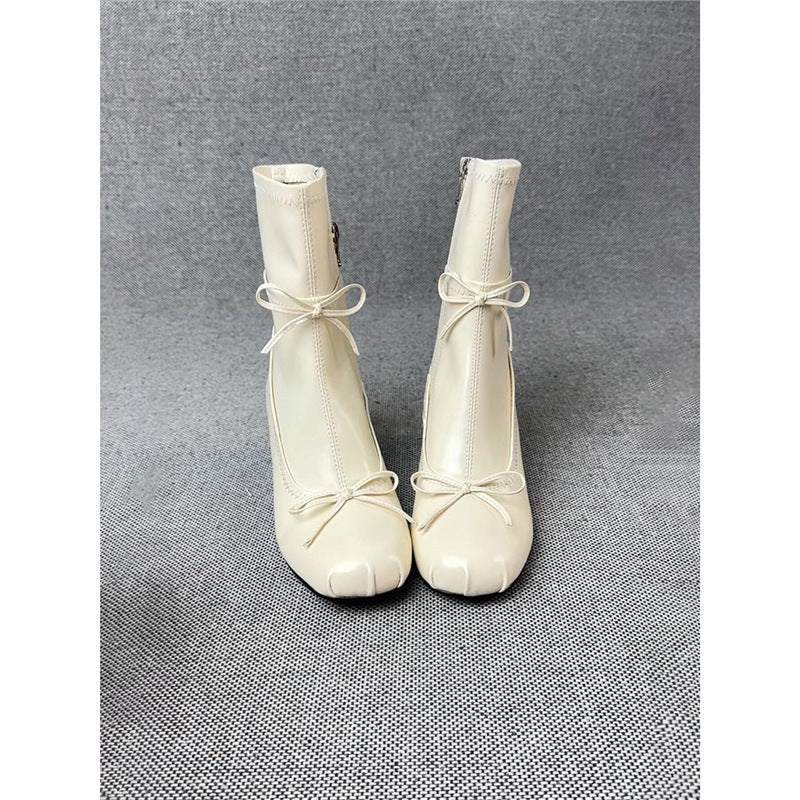 Damen mittelhohe Samtvelours‑Stiefeletten mit runder Zehenpartie, Ziernähten und dekorativen Schleifen Drune