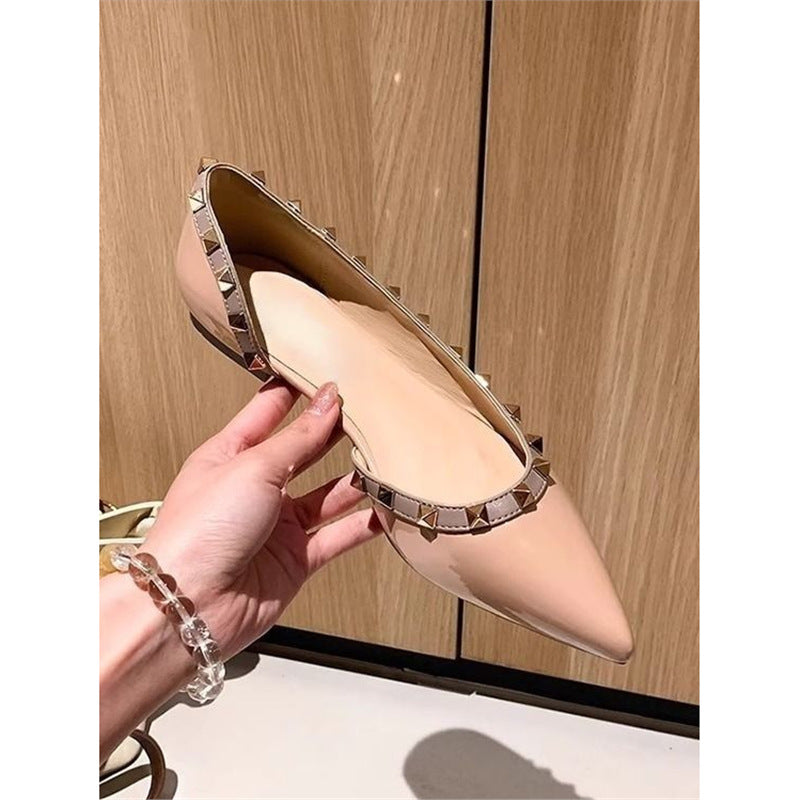 Damen Spitz zulaufende Lackballerinas mit Nietenrand und ergonomischem Komfortfußbett Drune