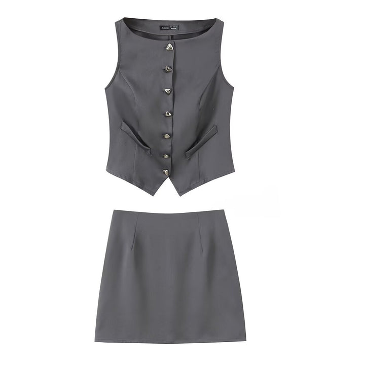 Damen-Set aus tailliertem Weste und kurzem Rock mit eleganten Knopfdetails Drune