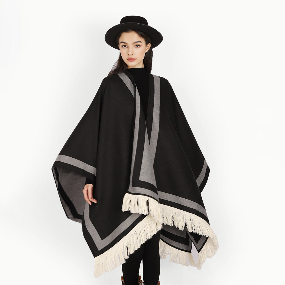 Damen Gefütterter Oversize‑Capeponcho im Kimono‑Schnitt mit Kontrastbordüre und Fransensaum Drune