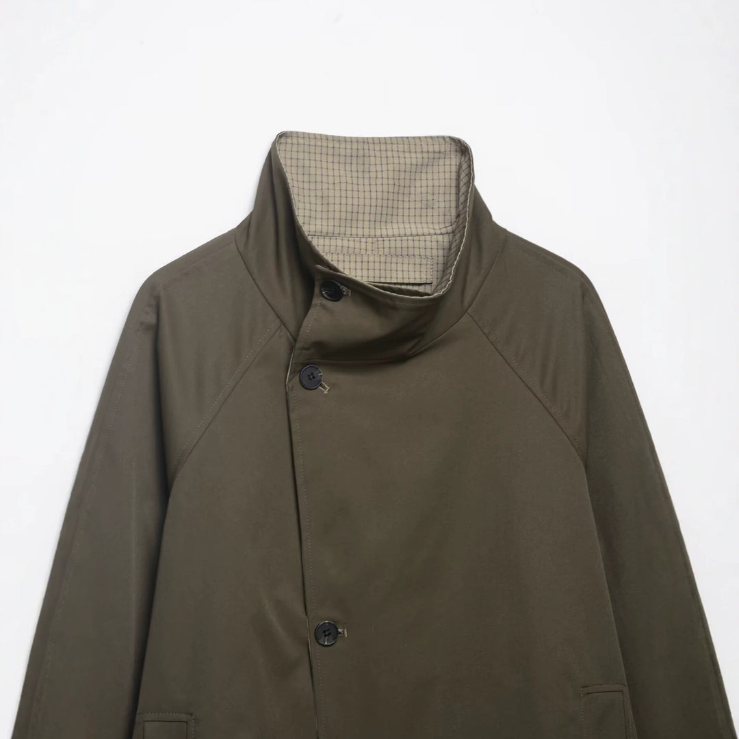 Herren Kurze wasserabweisende Übergangsjacke mit hohem Stehkragen, asymmetrischer Knopfleiste und Raglanärmeln Drune