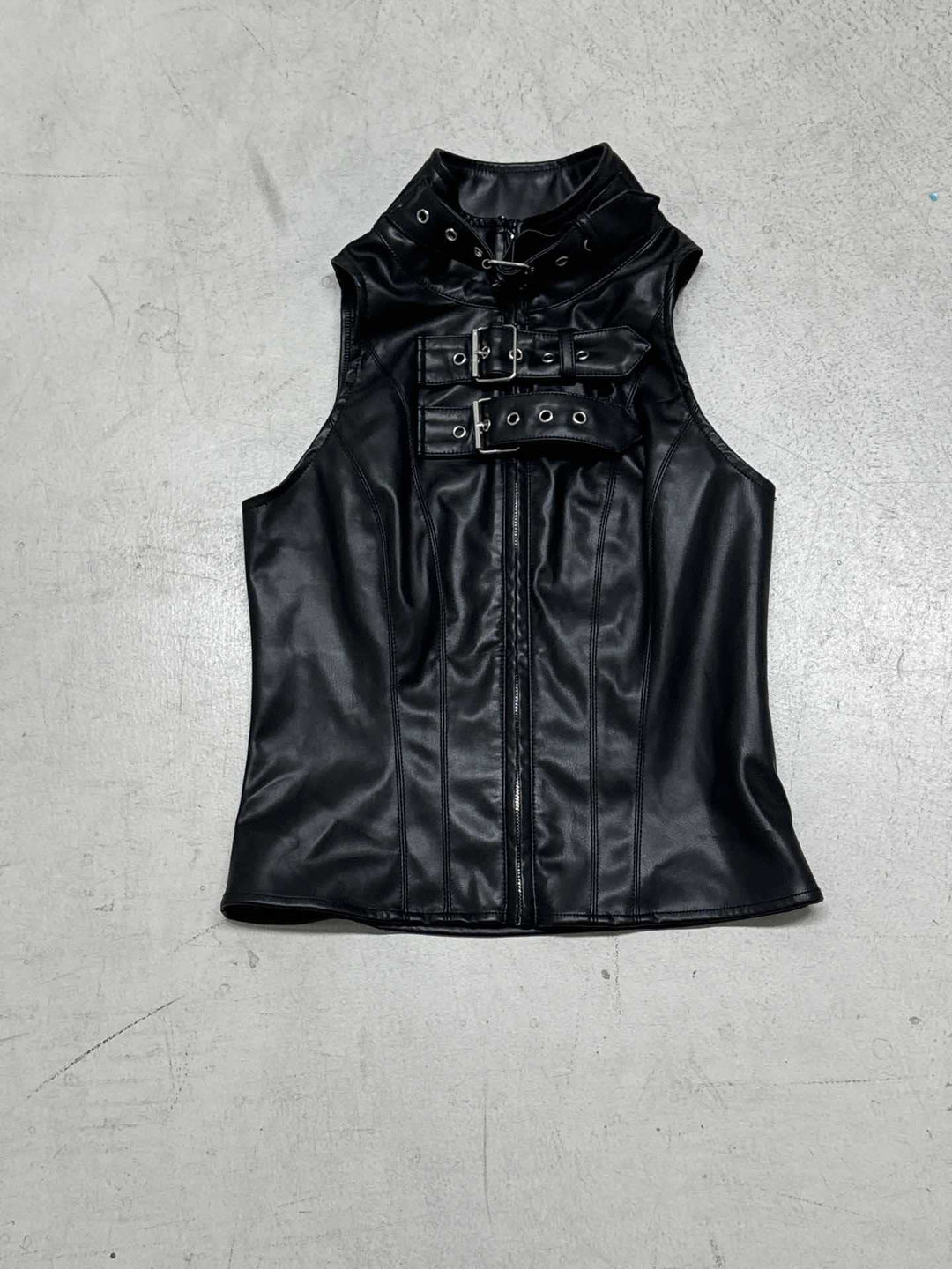 Damen Kunstleder-Crop-Top mit dekorativen Schnallen und hochgeschlossenem Kragen Drune