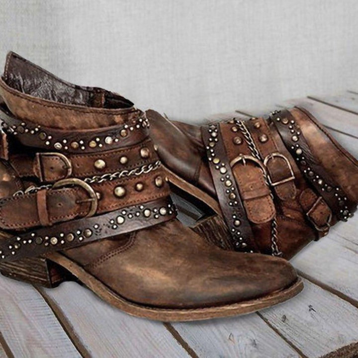 Damen nan knöchelhohe Biker-Stiefelette mit mehreren Nietenriemen, dekorativen Ketten und verstellbaren Schnallen Drune