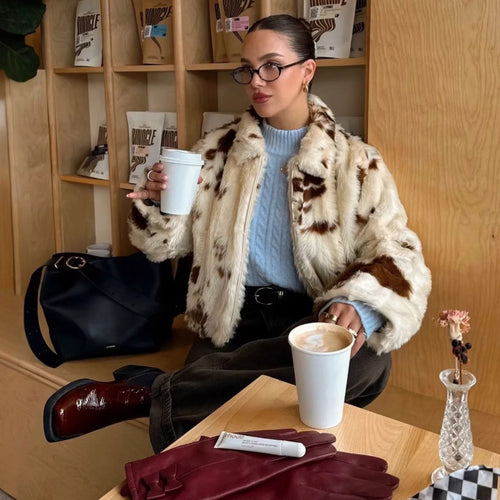Damen nan cropped Kurzblouson aus Teddy-Kunstfell mit Flecken‑Print, Stehkragen und verdecktem Reißverschluss Drune