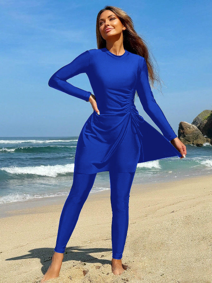 Damen Sportliches Strandoutfit mit figurbetonendem Kleid und langen Leggings Drune