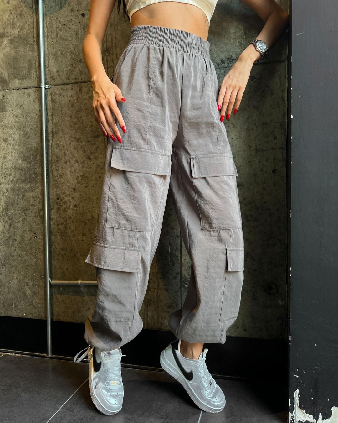 Damen Cargo-Haremshose mit hoher elastischer Taille und aufgesetzten Klappentaschen Drune