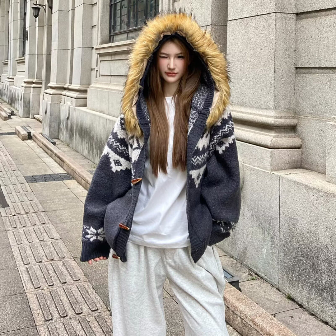 Damen Modische Strickjacke mit Kapuze und kunstfellbesetztem Kragen Drune