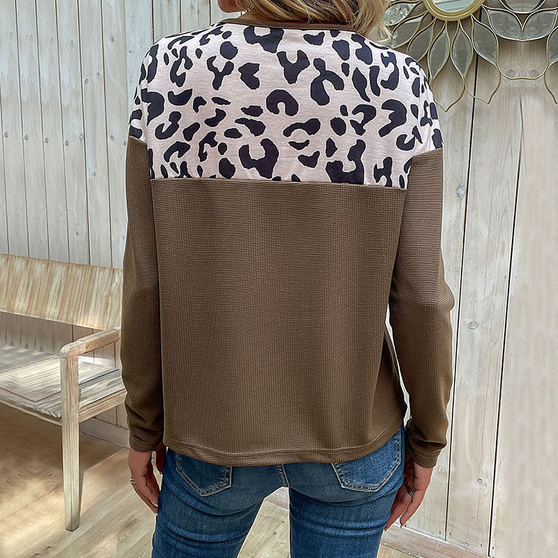 Damen Langarm-Waffelshirt mit Leo-Schulterpasse und Knopfblende Drune