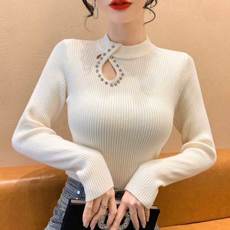 Damen Langarmshirt mit elegantem Ausschnitt und Schmuckdetails Drune