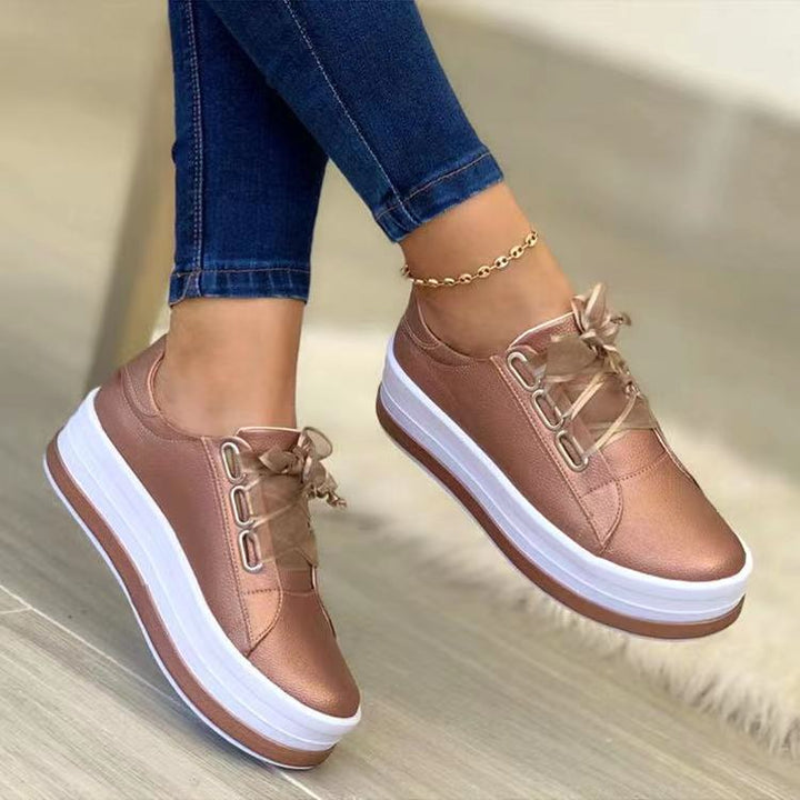 Damen Plateau-Sneaker mit strukturiertem Kunstleder-Obermaterial und extrahoher Gummiplattform Drune