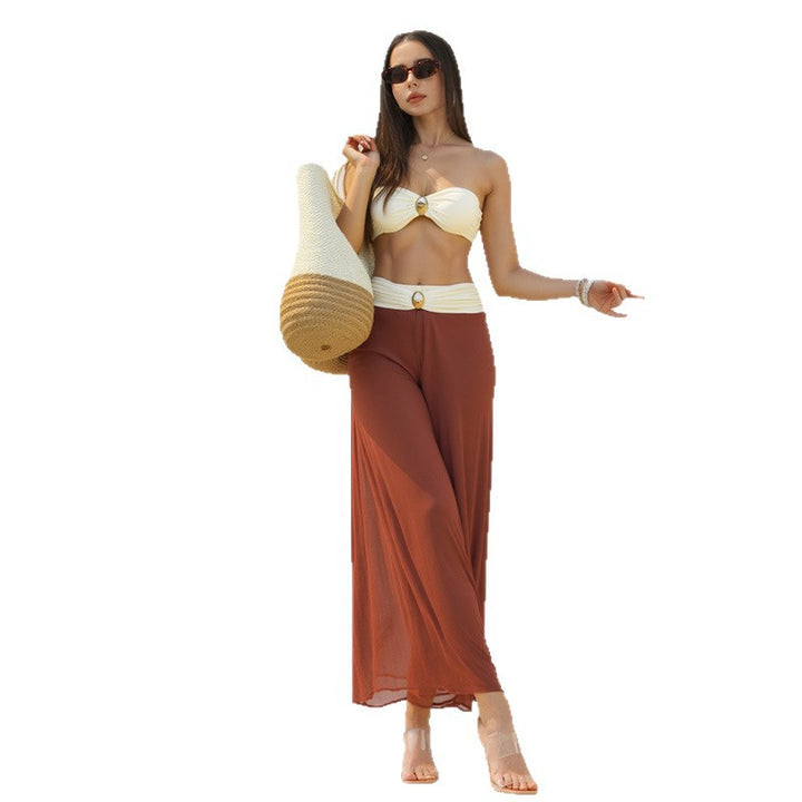 Damen Bandeau-Bikini mit elegantem Wickelrock und modischem Schmuckdetail Drune
