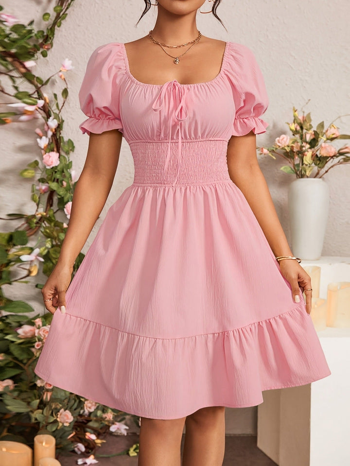 Damen Puffärmel Kleid mit elastischem Tailleneinsatz und Rüschensaum Drune