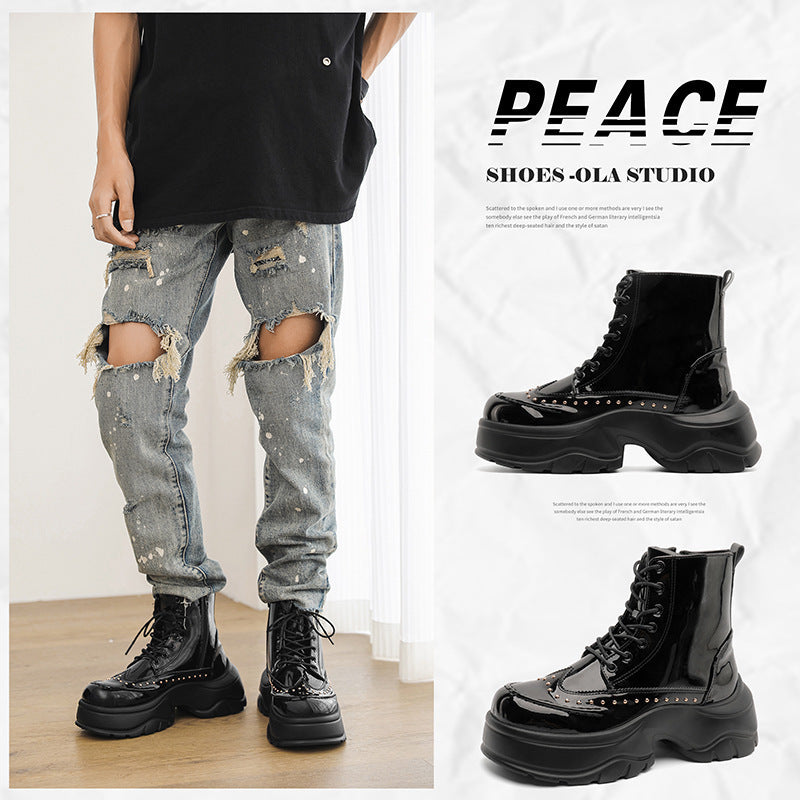 Damen Plateau-Boots mit Lackfinish, Schnürung und Nietenbesatz Drune