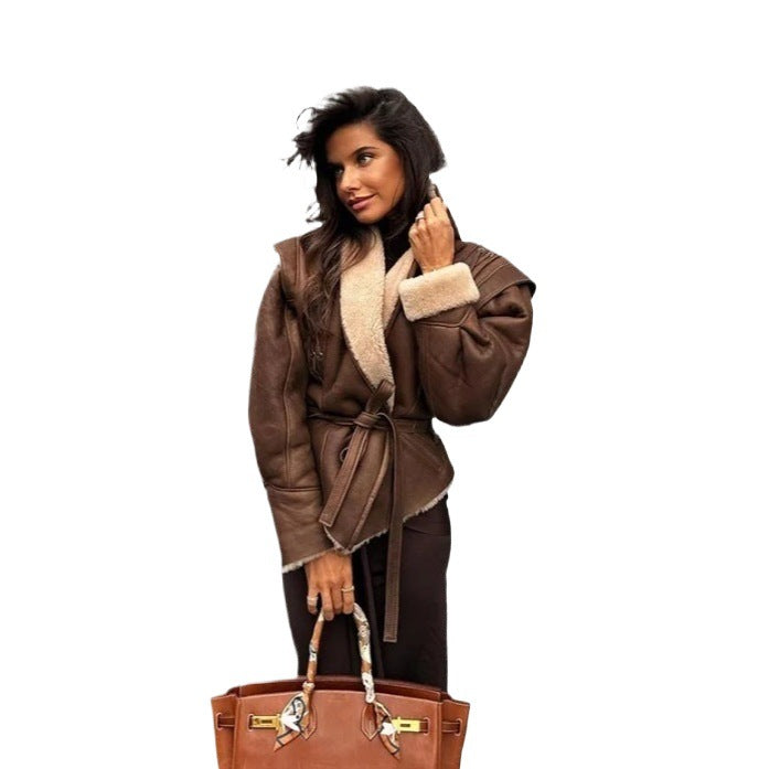 Damen modische Kunstlederjacke mit luxuriösem Kunstfellkragen und eleganter Taillierung Drune