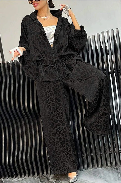 Damen sportlicher Freizeitanzug mit elegantem Leopardenmuster und weiten Hosen Drune