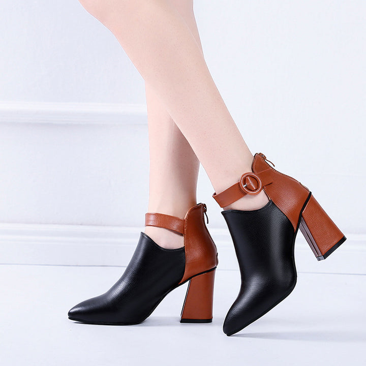 Damen nan elegante spitze Kurzstiefelette mit Fersenreißverschluss, dekorativem Knöchelriemen und skulpturellem Blockabsatz Drune