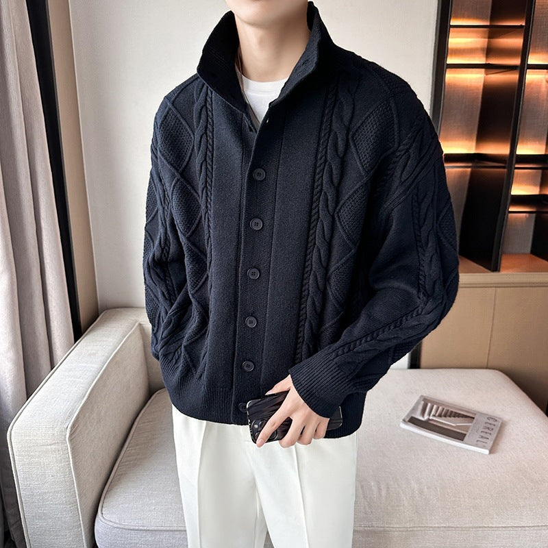Herren Zopfmuster-Cardigan mit hohem Kragen, grober Strickoptik und durchgehender Knopfleiste Drune