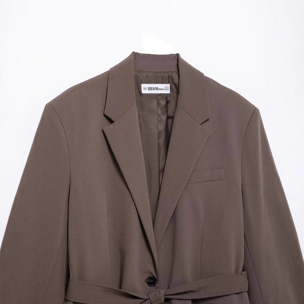 Damen nan taillierter Blazer mit Bindegürtel, Reverskragen, Pattentaschen und Ein-Knopf‑Verschluss Drune