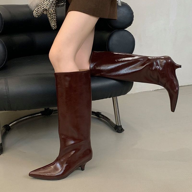 Damen Kniehohe Lackstiefel mit spitzer Zehenform und sculpted Kittenabsatz Drune