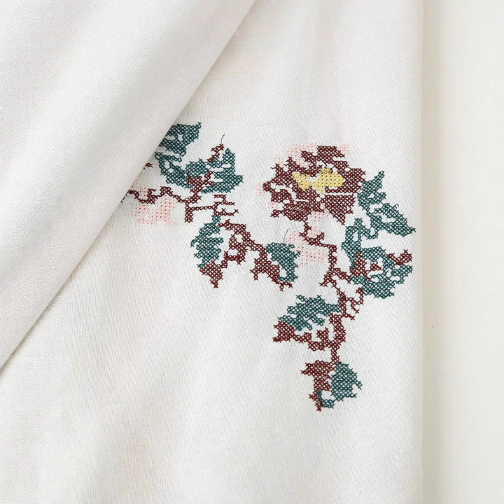 Damen nan leichte Kimono-Blusenjacke mit floraler Ärmelsstickerei und kontrastierenden Bindebändern Drune