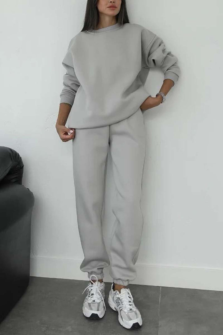 Damen nan minimalistisches Cozy-Set aus schwerer French‑Terry mit weitem Rundhals-Pullover und gerader Jogginghose Drune