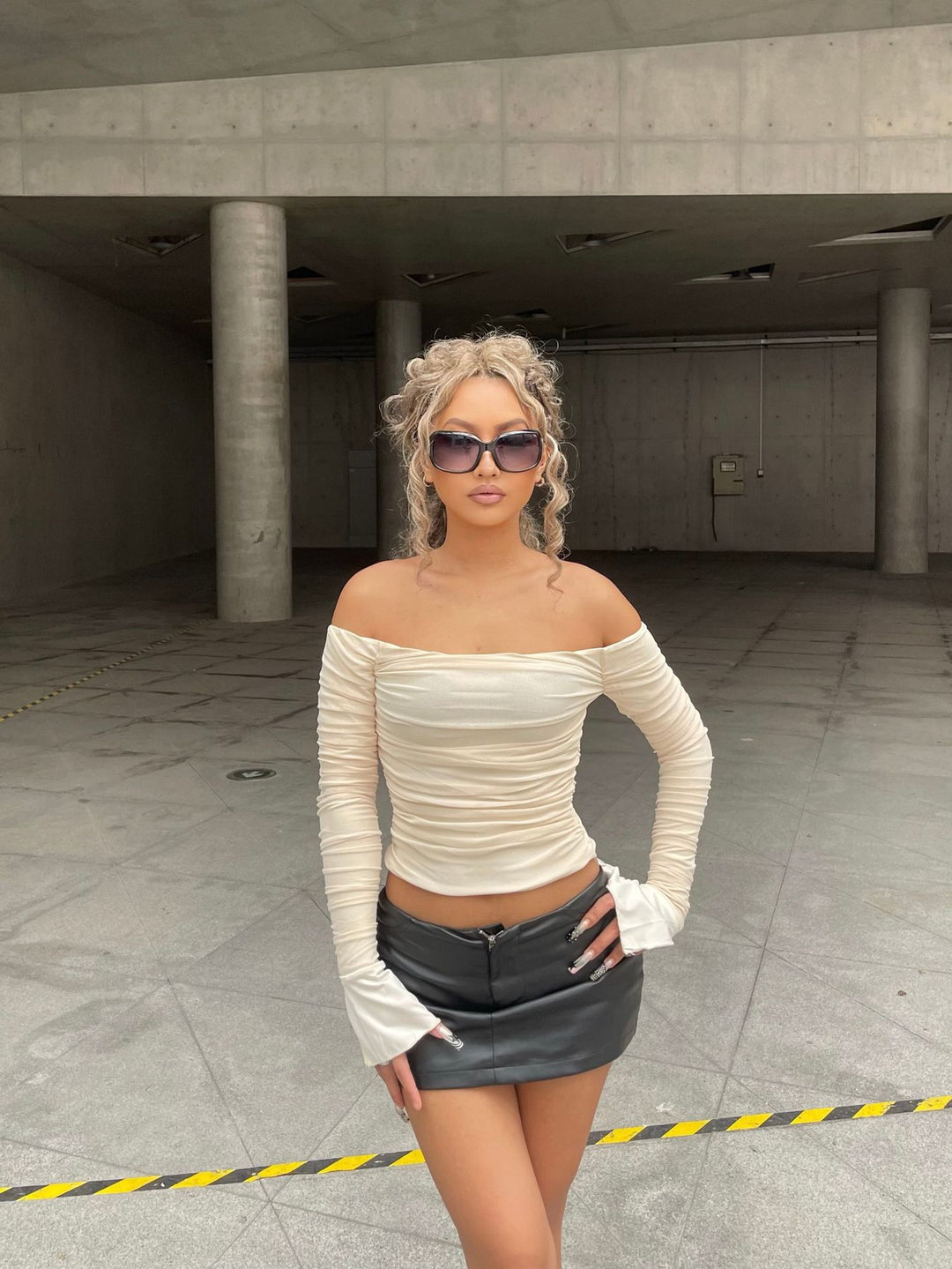 Damen Elegantes langärmliges Oberteil mit raffinierten Rüschendetails Drune