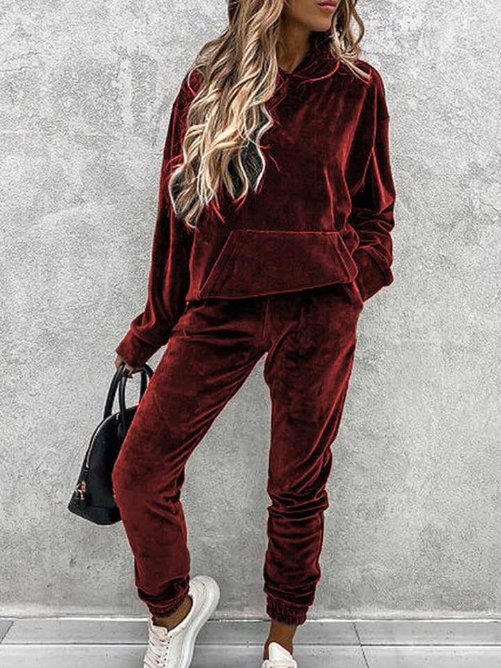 Damen Velours-Lounge-Set mit kuscheliger Kapuzenpullover und schmal zulaufender Jogginghose Drune