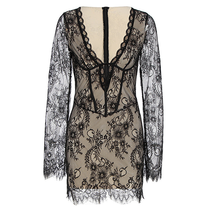 Damen Spitzenkleid mit verführerischem Schnitt und filigranen Details Drune
