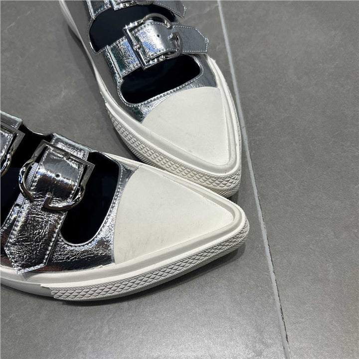 Damen Spitz zulaufende Mule‑Sneaker mit doppelten Schnallenriemen und flacher Plateausohle Drune