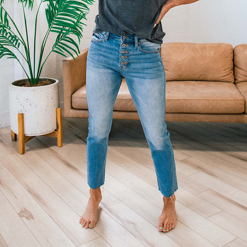 Damen High-Waist Jeans mit knöpfbarem Einsatz und fransigem Saum Drune