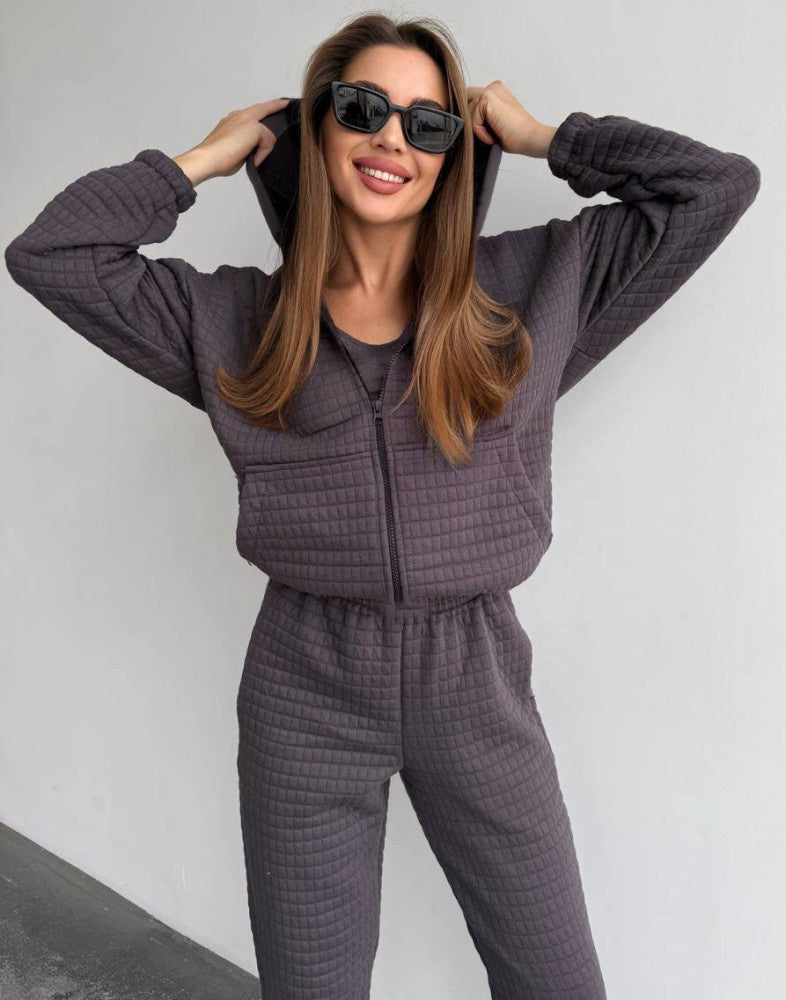 Damen gesteppter Quilt-Lounge-Zweiteiler aus Soft-Fleece mit Kapuzen-Zipjacke, High-Waist-Bundhose und Bustier-Top Drune