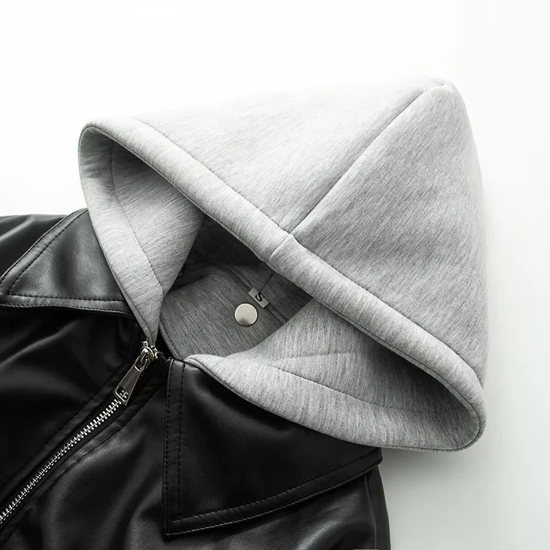 Damen nan oversized Kunstleder‑Bomberjacke mit integrierter Sweat‑Kapuze, durchgehendem Metallreißverschluss und Pattentaschen Drune