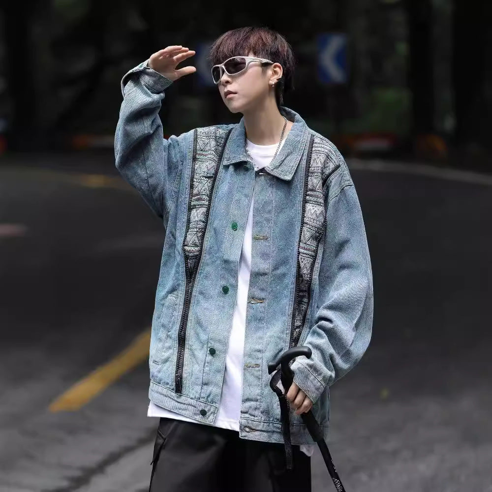 Herren Denim-Jacke mit buntem Ethno-Design und praktischen Reisverschlüssen Drune