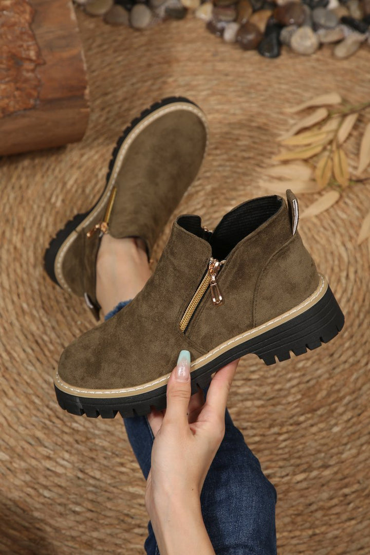 Damen Kurzschaft‑Stiefelette mit grober Profilsohle und seitlichem Reißverschluss Drune