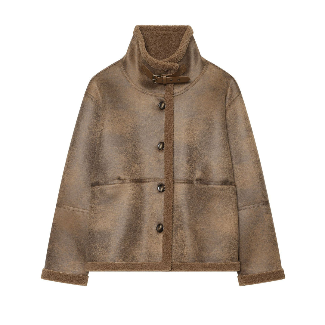 Damen Kurzjacke im Lammfell‑Look mit hoher Stehkragen‑Schnalle und aufgesetzten Taschen Drune