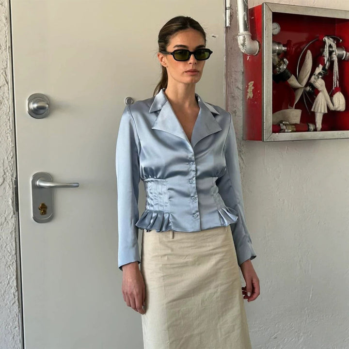 Damen Taillierte Satinbluse mit Korsagennaht, Hemdkragen & Rüschensaum Drune