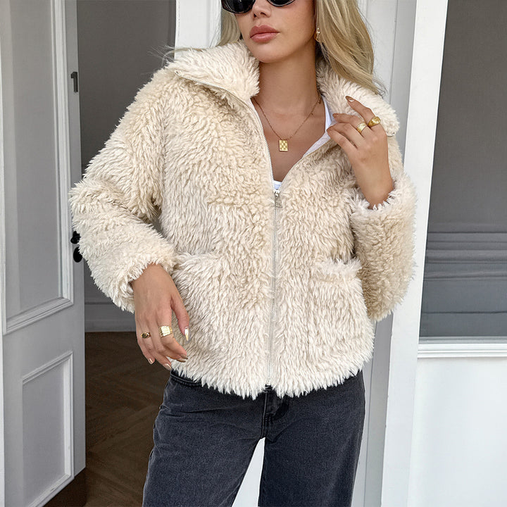 Damen nan Teddyjacke mit Reißverschluss, hochgeschlossenem Kragen, aufgesetzten Taschen und kurzer Passform Drune