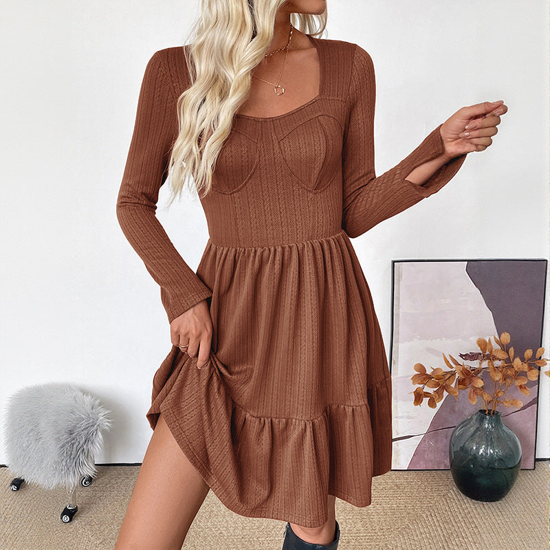 Damen Rippstrick-Midikleid mit Korsagen-Nähten, quadratischem Ausschnitt und Stufenrock Drune