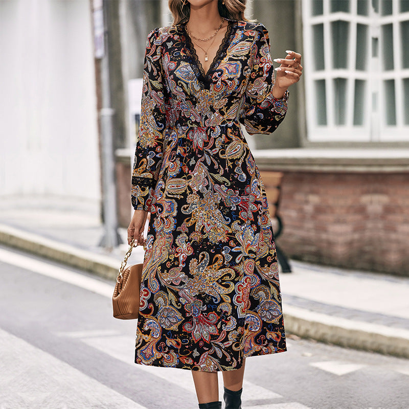 Damen Midikleid mit Paisley-Print, Wickeloptik und Spitzenbesatz Drune