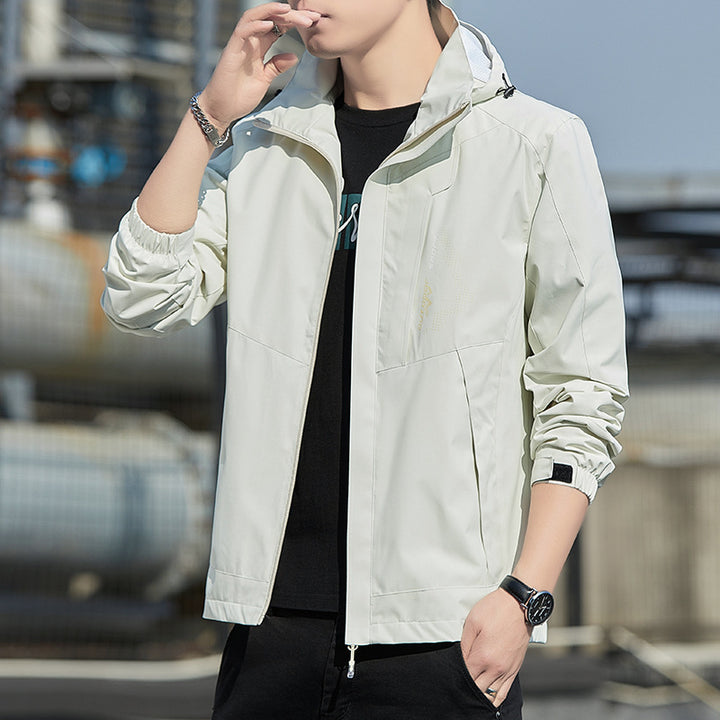 Herren Leichte Kapuzen-Softshelljacke mit winddichter Membran und minimalistischem Urban‑Schnitt Drune
