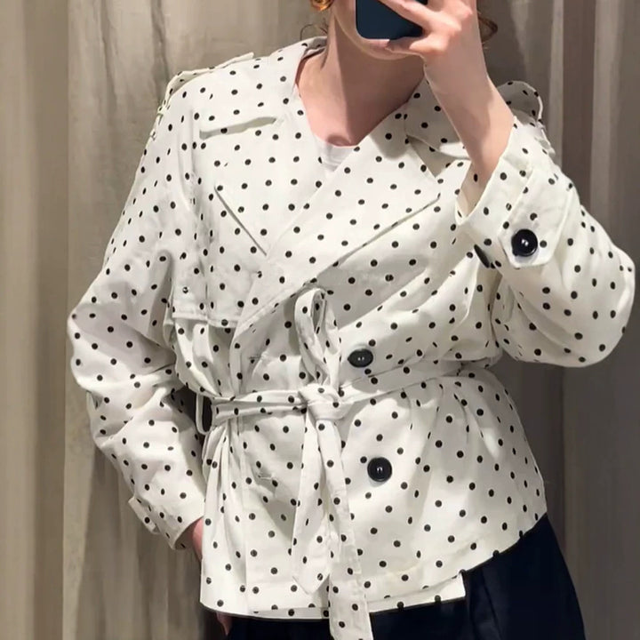 Damen Kurztrench mit Doppelreiher, Taillengürtel und Punkteprint Drune