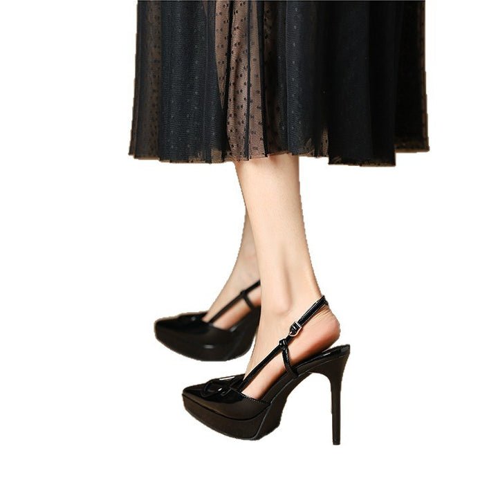 Damen Slingback-Pumps aus Lackleder mit spitzer Zehenkappe, Plateausohle und dekorativer Schnalle Drune