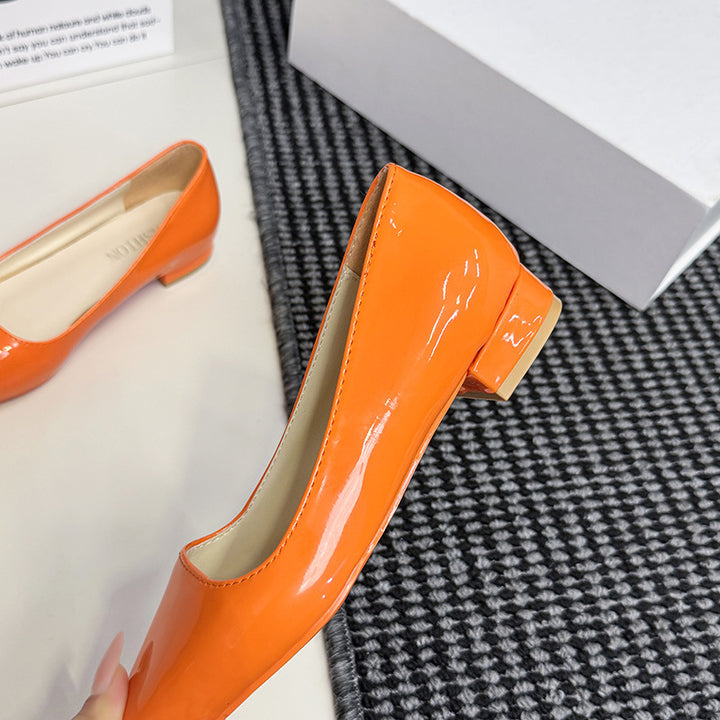 Damen Lack-Pumps mit spitzer Zehenform, gepolstertem Komfortfußbett und kurzem Blockabsatz Drune