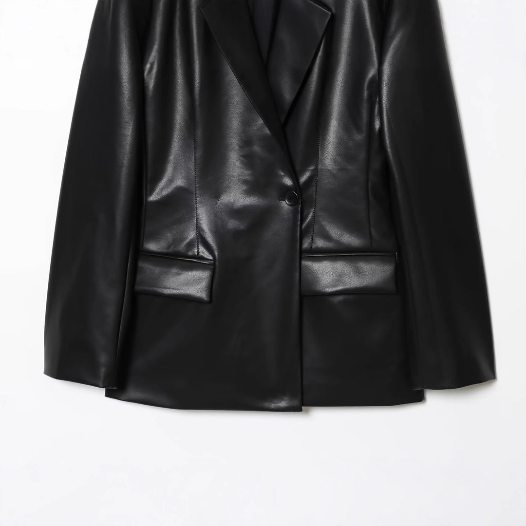Damen 20+ eleganter veganer Lederblazer mit taillierten Abnähern und Pattentaschen Drune