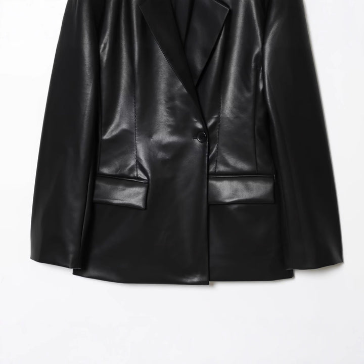 Damen 20+ eleganter veganer Lederblazer mit taillierten Abnähern und Pattentaschen Drune