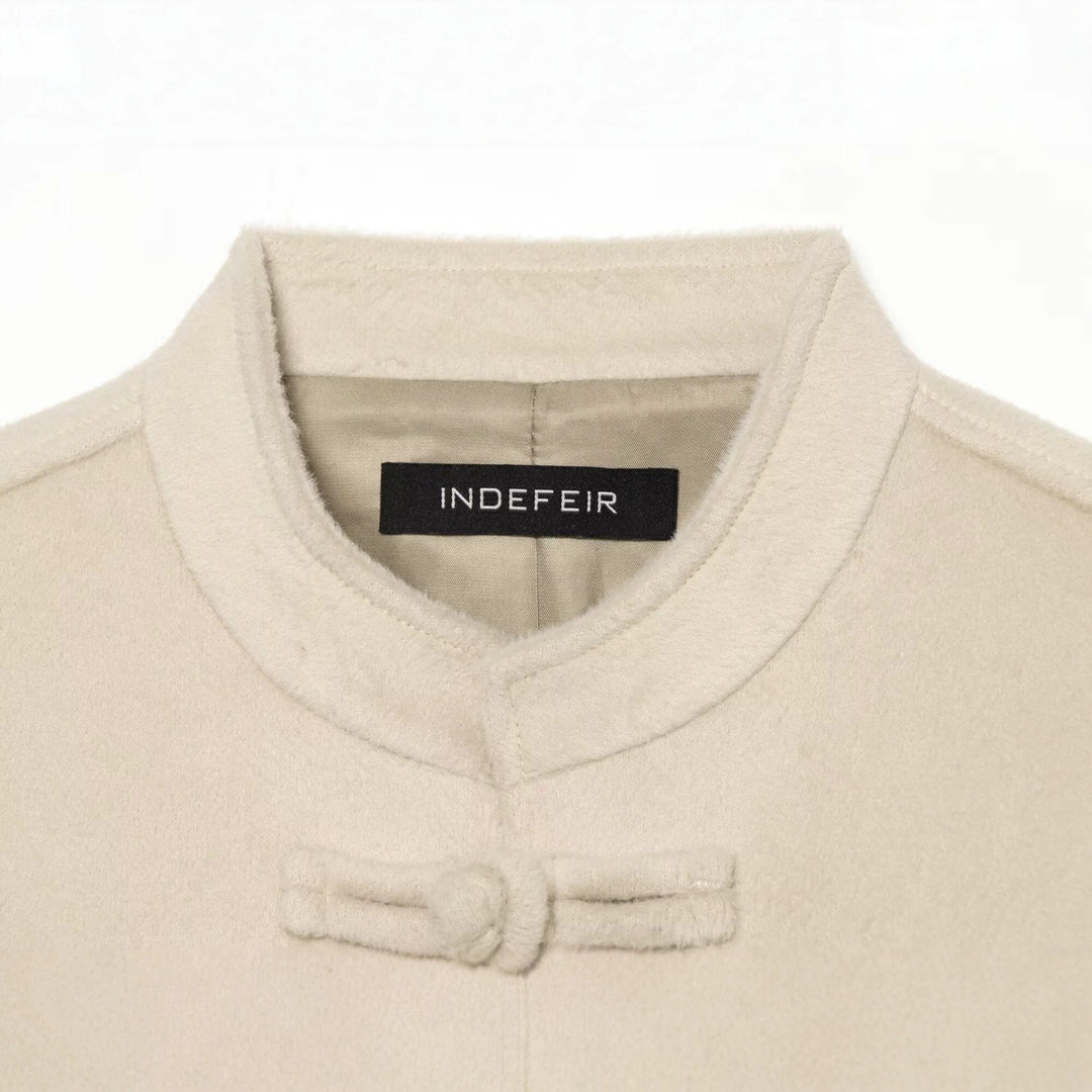 Damen Kurze Teddyjacke mit Mandarinkragen und dekorativen Knotenverschlüssen Drune