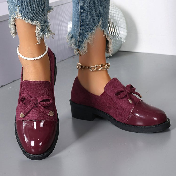 Damen Lack- und Wildlederslipper mit Zierschleife und niedrigem Blockabsatz Drune