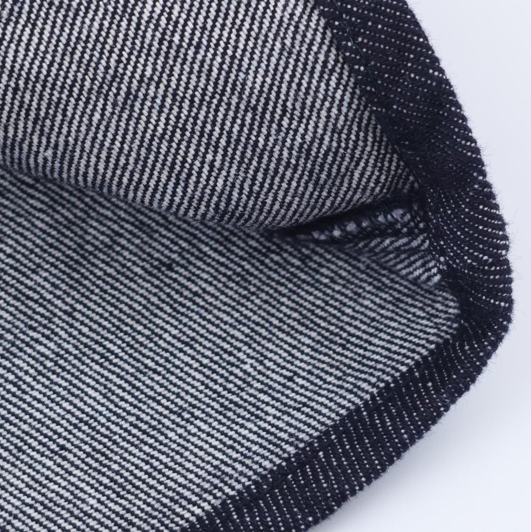 Damen Schimmernde Bluse mit Schleifenkragen und Knopfleiste Drune