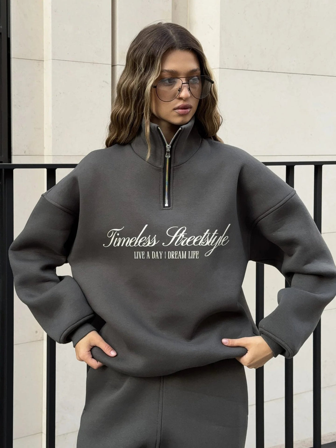Damen sportlicher Halbärmel Pullover mit durchgehendem Reißverschluss und oversized Schnitt